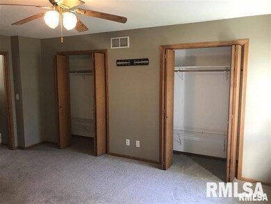 6303 Wilkes Ave, Davenport, IA 52806 - photo 7