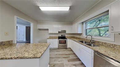 4484 Briton Ct, Fayetteville, NC 28314 - photo 4