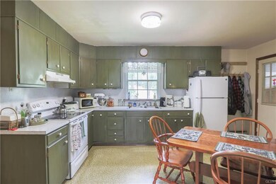 2720 Whitetail Deer Dr, Bath, PA 18014 - photo 7