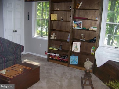 4668 Timber Ridge Dr, Dumfries, VA 22025 - photo 2