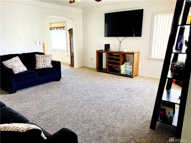 2918 Dover St, Longview, WA 98632 - photo 3