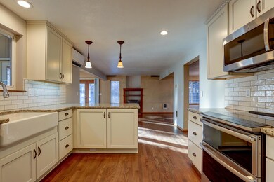 2015 NE Taylor Court MLS-15