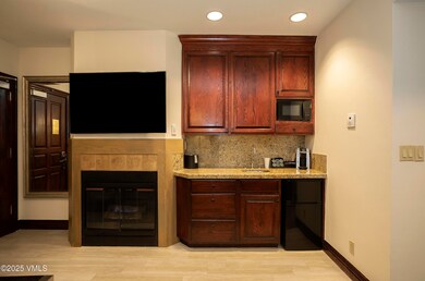 BCL 313-H_Kitchenette