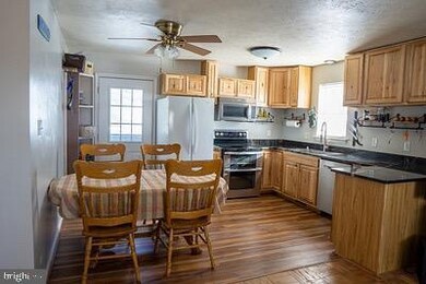 131 Broadway Ct, Linden, VA 22642 - photo 6