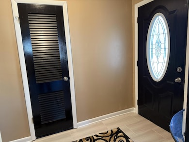 1056 S Salt Pond Ave, Marshall, MO 65340 - photo 3