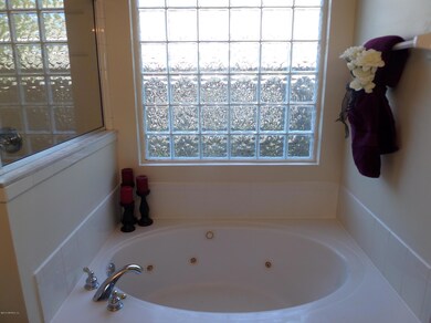 6051 Scenic Meadow Ln, Jacksonville, FL 32244 - photo 5