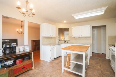 7811 Hidden Oaks Ln, Houston, TX 77095 - photo 7