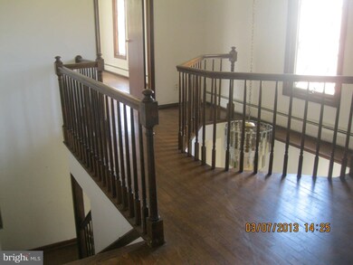 8610 Kip Dr, Owings, MD 20736 - photo 4