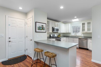 148 Hayes Ave, South Burlington, VT 05403 - photo 2