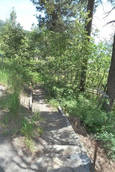 Path to Beach