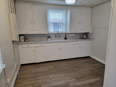 407 Fannin St, Tomball, TX 77375 - photo 4