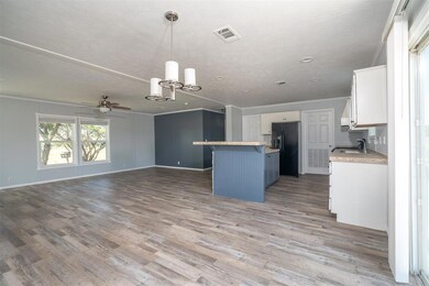 1813 Conveyor Dr, Joshua, TX 76058 - photo 6