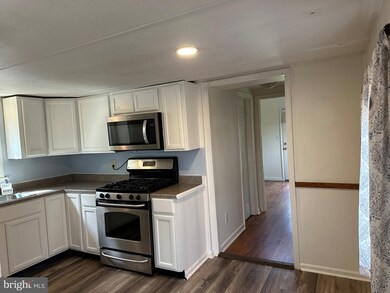 2084 Silvers Rd, Berkeley Springs, WV 25411 - photo 7