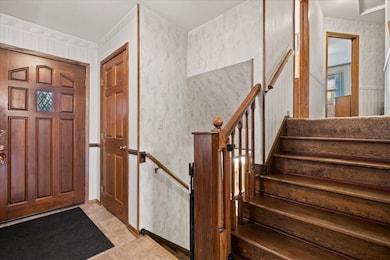 6980 Horizon Dr, Greendale, WI 53129 - photo 4