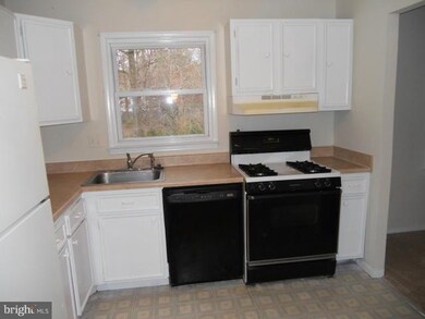 708 Salem Dr, Fredericksburg, VA 22407 - photo 3