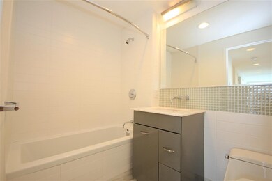 Crystal Point unit C1102, Jersey City, NJ 07302 - photo 6