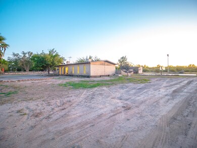 12208 Mankato Rd, Clint, TX 79836 - photo 3