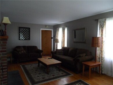 Living Room Spacious Living Room