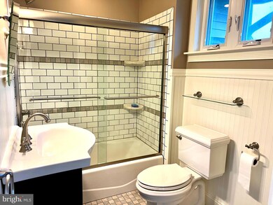 19 N Centre St unit REAR, Merchantville, NJ 08109 - photo 5