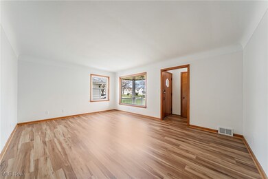 738 Bryn Mawr Ave, Wickliffe, OH 44092 - photo 4