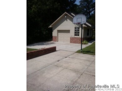 303 Dunbar Dr, Fayetteville, NC 28303 - photo 6