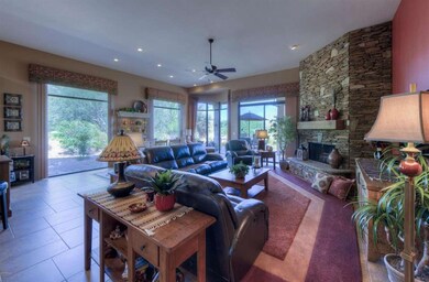004_Living_-_Dining_Room[1]