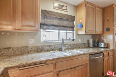 2512 Vanderbilt Ln unit B, Redondo Beach, CA 90278 - photo 3