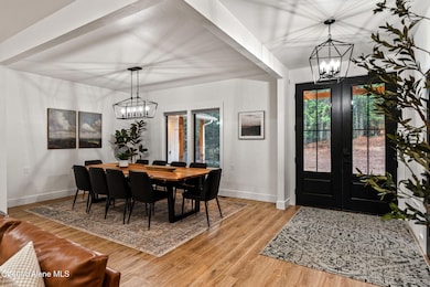 11-web-or-mls-SkyLight - Olivia-005