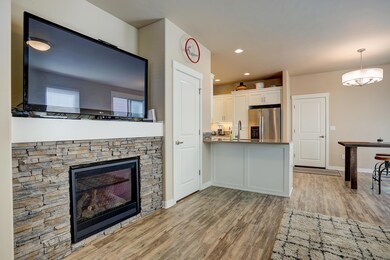 3806 SW Coyote Lane MLS-25