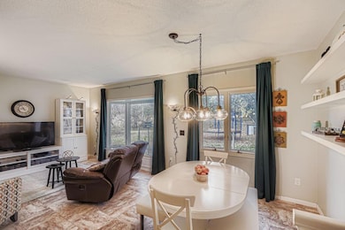 21581 Creekside Cir, Lakeville, MN 55044 - photo 4