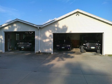 2960 160th St, Riverside, IA 52327 - photo 4