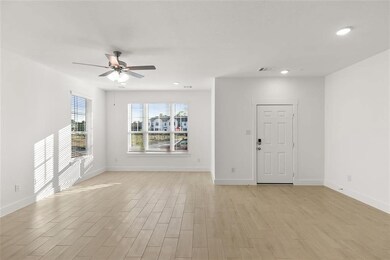 2215 Seven Oaks Blvd unit Bldg 7, Tomball, TX 77375 - photo 7