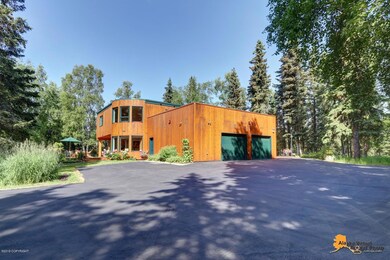 Garage & Plenty of Guest Parking