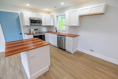 129 Whitman Ave-7