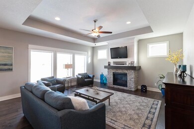 9709 Marnewood Dr, Johnston, IA 50131 - photo 3