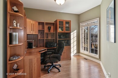 138 E Knighton Place, Elmhurst, IL 60126 - photo 5