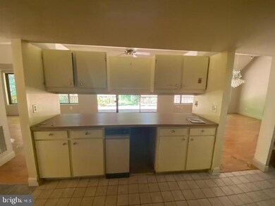 11228 Goldflower Ct, Fairfax Station, VA 22039 - photo 7