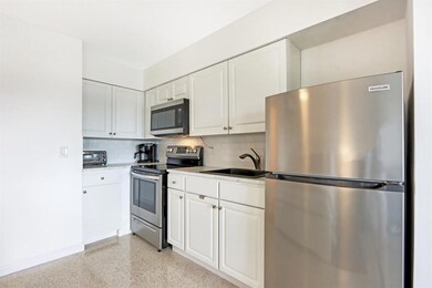 2725 NE Indian River Dr unit 5, Jensen Beach, FL 34957 - photo 4