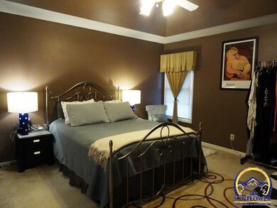 3520 SW Willow Brook Ln, Topeka, KS 66614 - photo 6