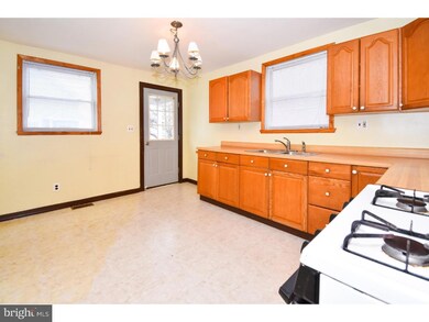 395 Dupont Ave, Paulsboro, NJ 08066 - photo 4