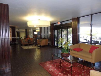 13951 Kendale Lakes Cir unit 208A, Miami, FL 33183 - photo 2