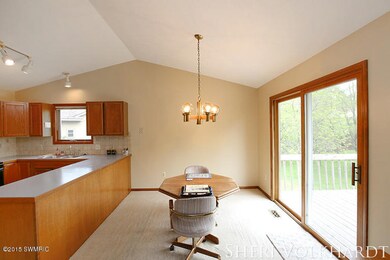 1812 Timberlane Ln NE, Grand Rapids, MI 49505 - photo 6