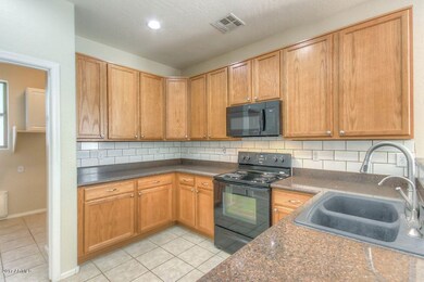 Kitchen (2)-SMALL