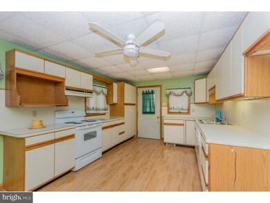 8 Dunlap Ave, Pennsville, NJ 08070 - photo 7