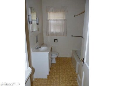 309 Gilmer Cir, Reidsville, NC 27320 - photo 7