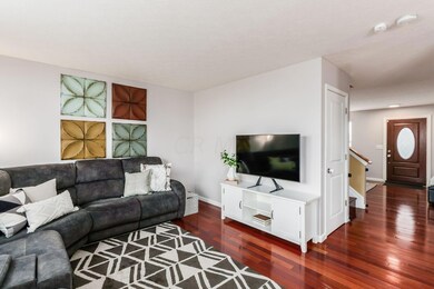 GLEAMING HW FLOORS