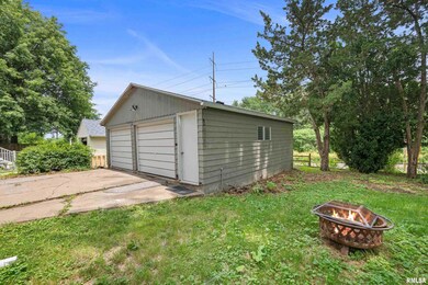 2633 Esplanade Ave, Davenport, IA 52803 - photo 4