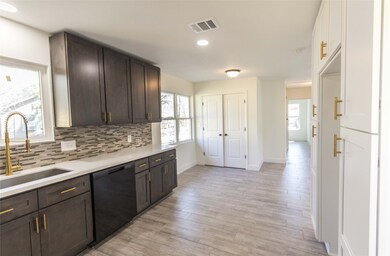 5319 Dewberry St, Houston, TX 77021 - photo 4