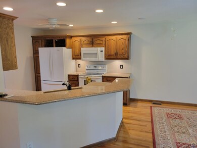 2441 SW Golf View Ct, Topeka, KS 66614 - photo 5