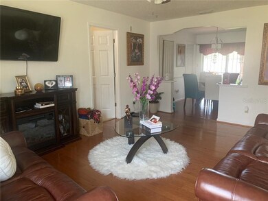 8615 Wood Ridge Rd, Tampa, FL 33619 - photo 5